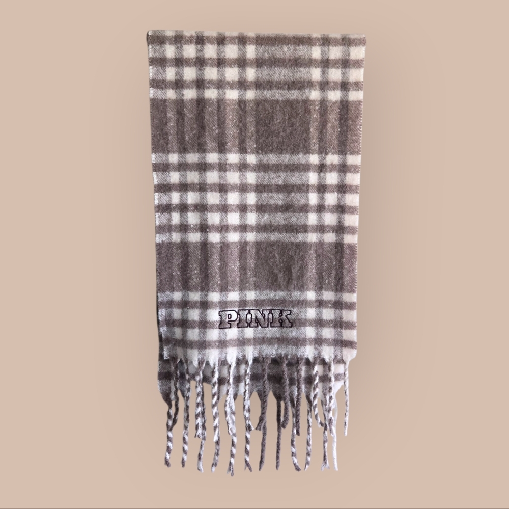 Victoria's Secret Pink Plaid Scarf SO SOFT 😍 ONE SIZE